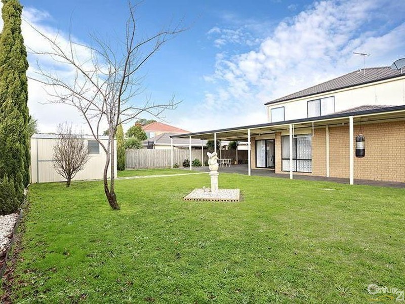 32 Durack Ave, Lynbrook VIC 3975