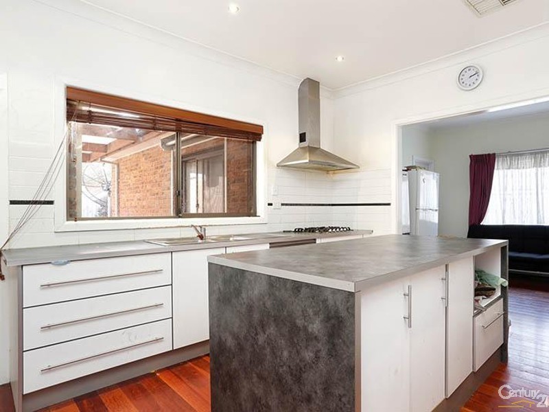 8 Thomas Street, Noble Park VIC 3174