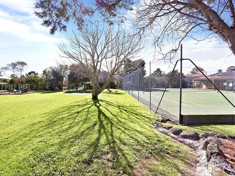 25 Oakwood Drive, Keysborough VIC 3173