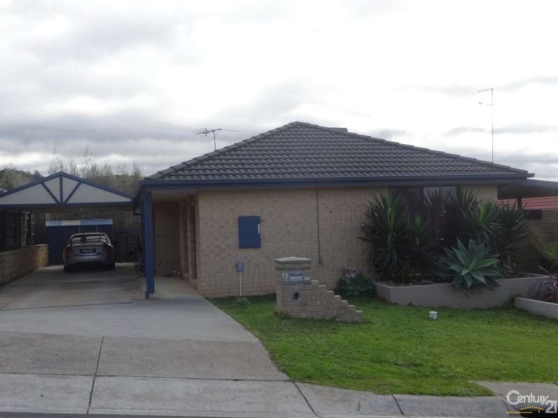 19 Luca Place, Pakenham VIC 3810
