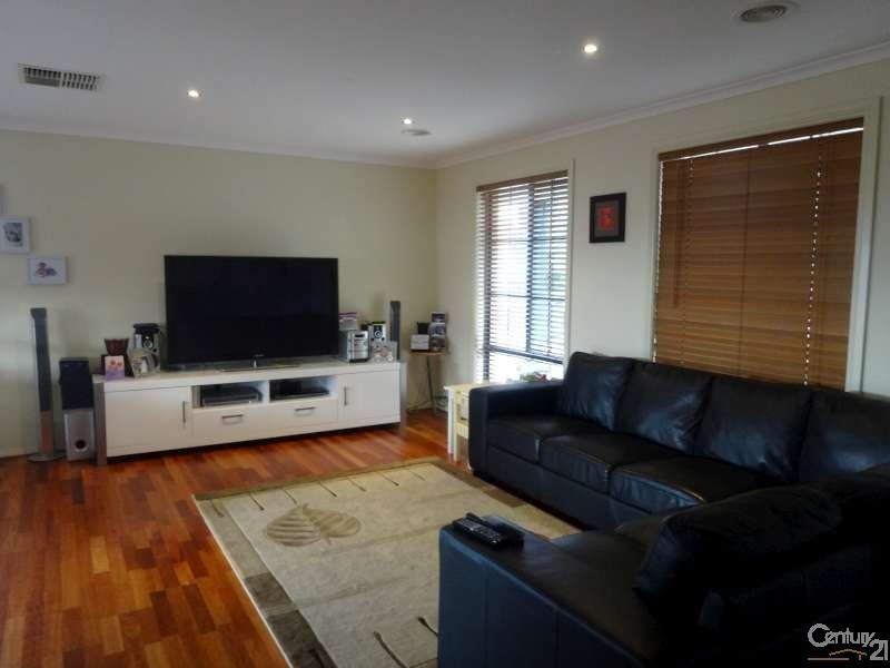 19 Luca Place, Pakenham VIC 3810