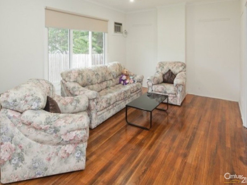 1 Kanooka Grove, Doveton VIC 3177