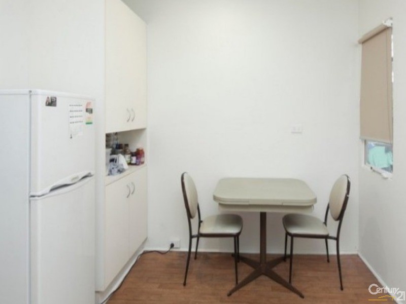 1 Kanooka Grove, Doveton VIC 3177