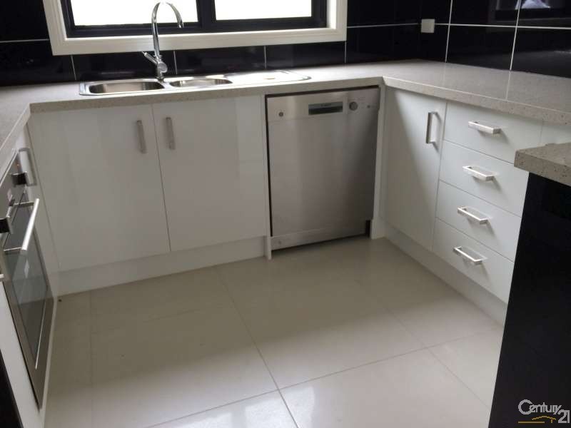 1/5 Athol Road, Noble Park VIC 3174