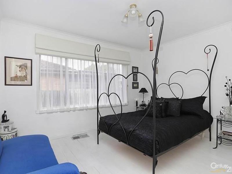 104 Bloomfield Road, Keysborough VIC 3173