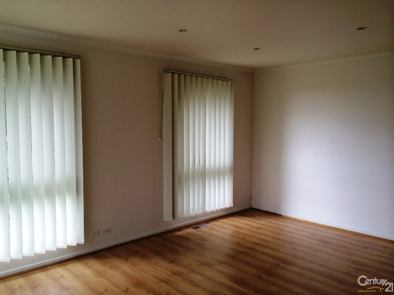 33 Eagle Drive, Noble Park North VIC 3174