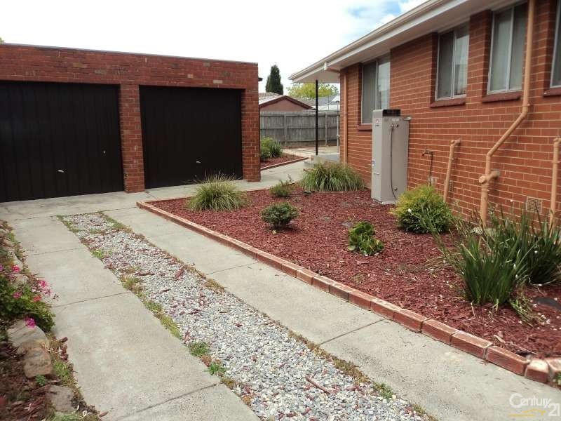 19 Barron Court, Dandenong North VIC 3175