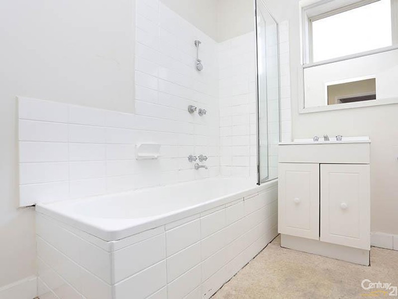 15/16 Close Ave, Dandenong VIC 3175