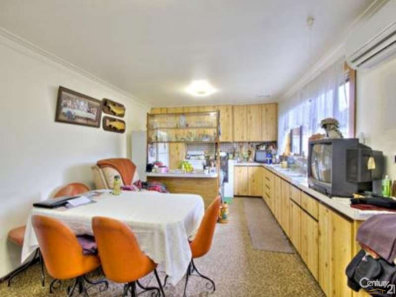 42 Fairview Street, Springvale VIC 3171