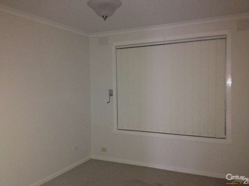 2/43 Canberra Avenue, Dandenong VIC 3175