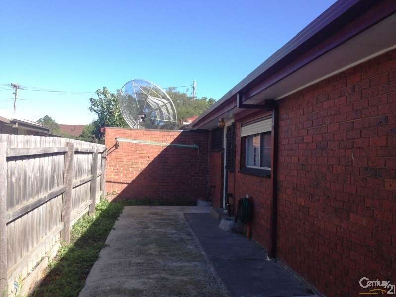 2/43 Canberra Avenue, Dandenong VIC 3175