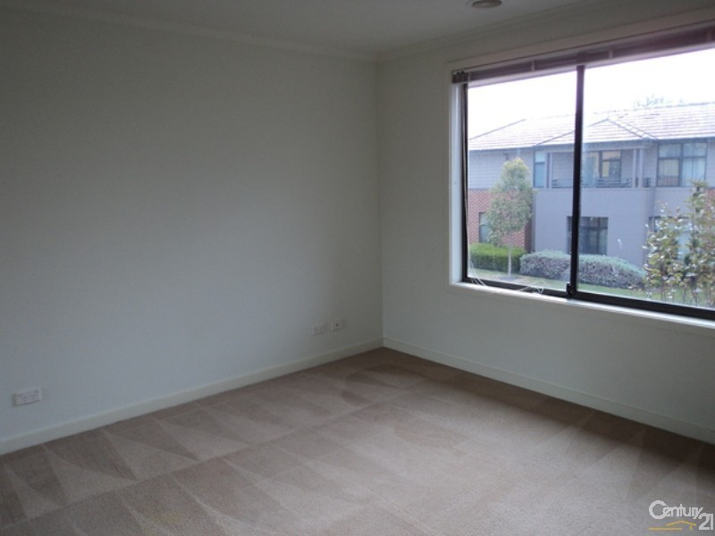 16 Camville Road, Mulgrave VIC 3170