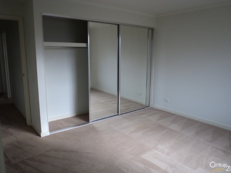 16 Camville Road, Mulgrave VIC 3170