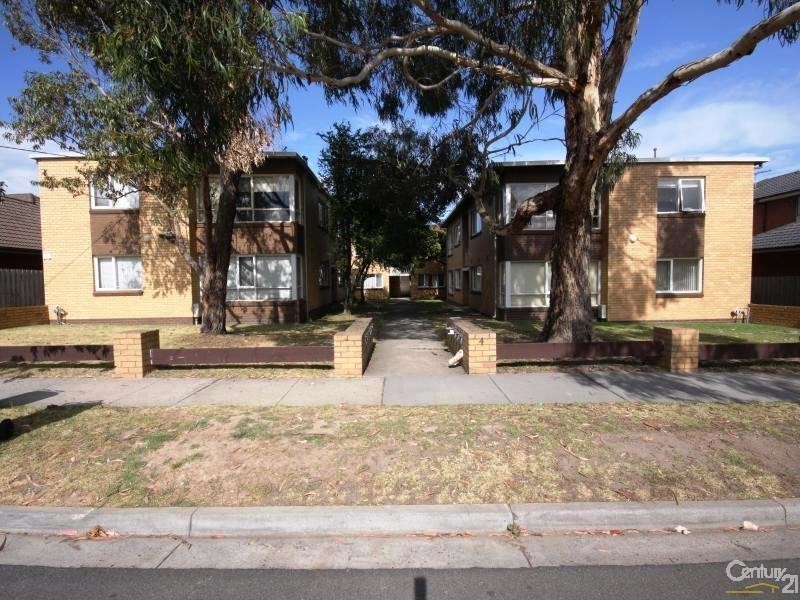 8/4-6 Manatunga Street, Clayton VIC 3168