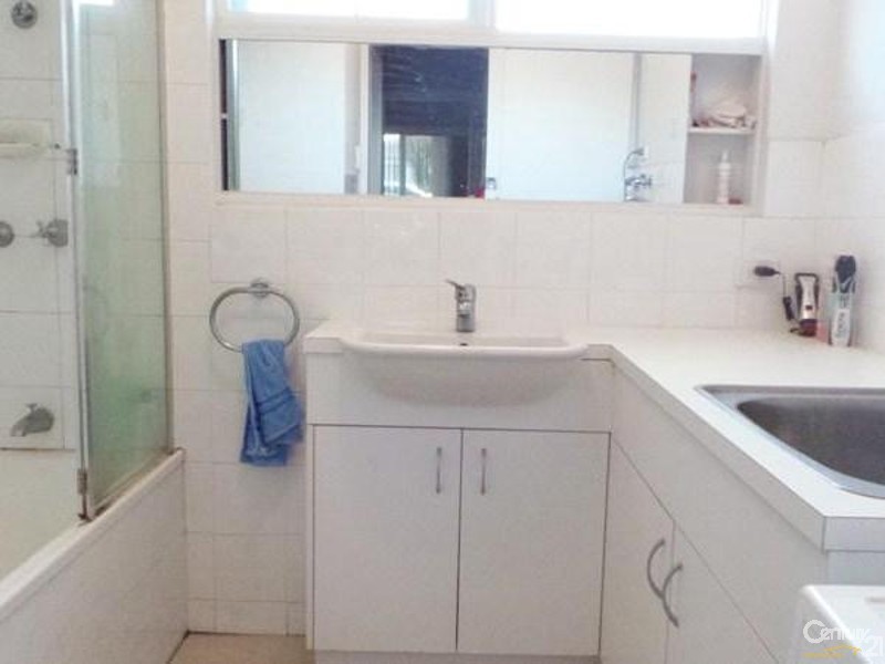 8/4-6 Manatunga Street, Clayton VIC 3168