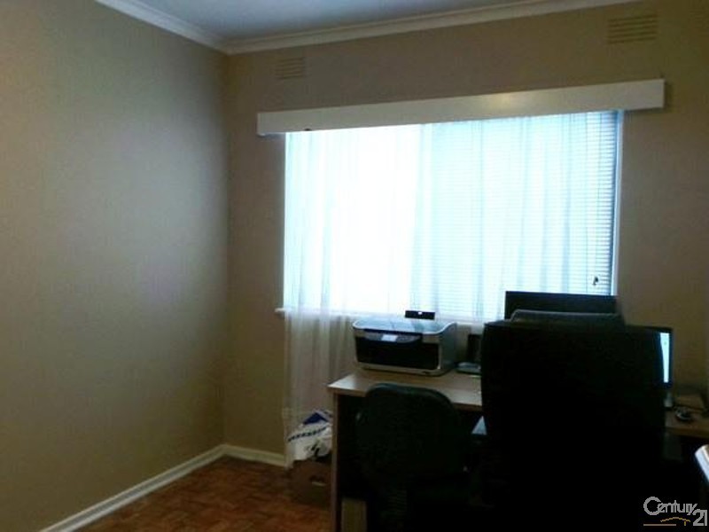 8/4-6 Manatunga Street, Clayton VIC 3168