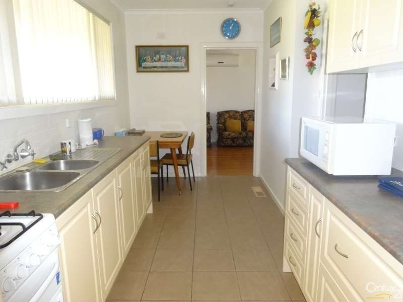 2 Helen Court, Noble Park VIC 3174