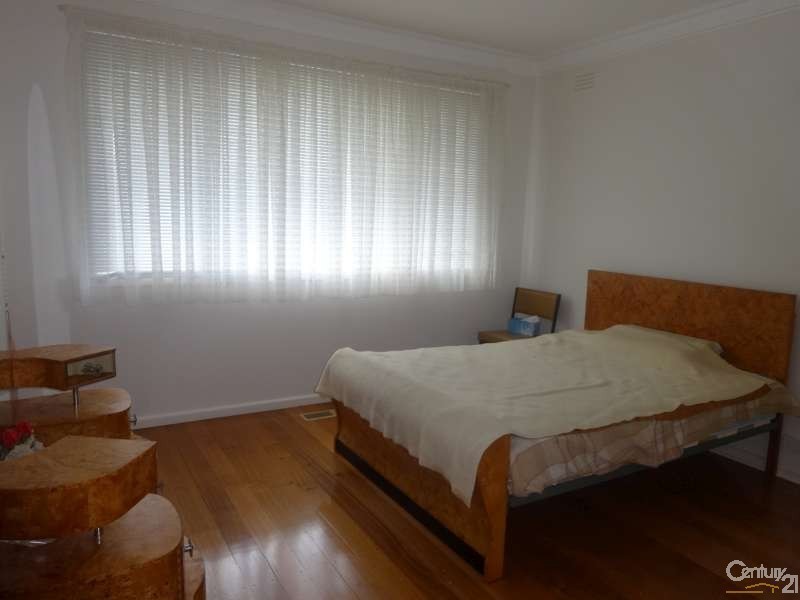 2 Helen Court, Noble Park VIC 3174