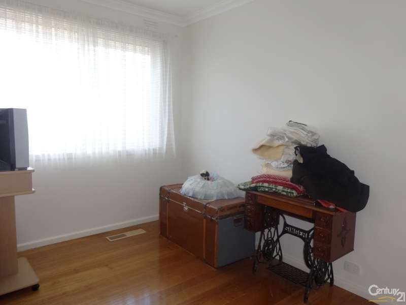 2 Helen Court, Noble Park VIC 3174