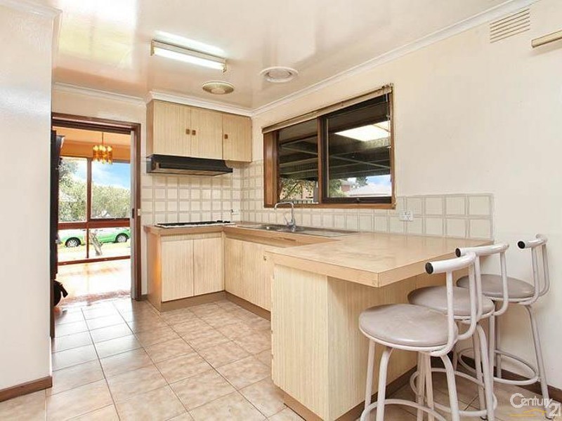 11 Janelaine Court, Springvale South VIC 3172