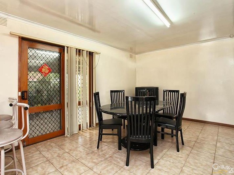 11 Janelaine Court, Springvale South VIC 3172