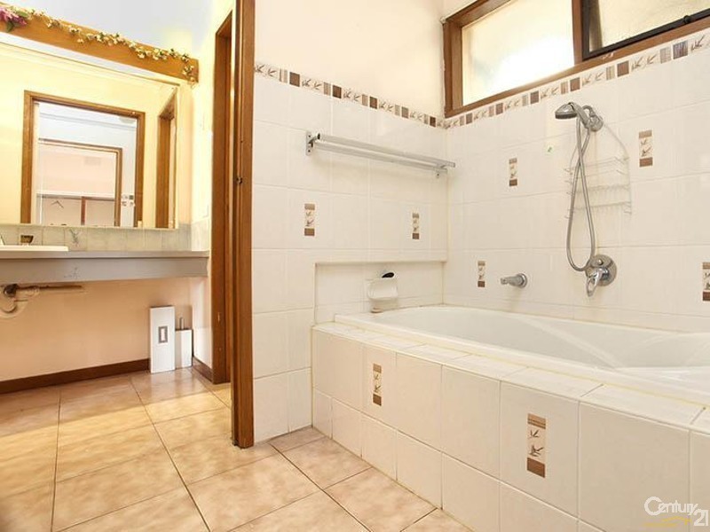 11 Janelaine Court, Springvale South VIC 3172