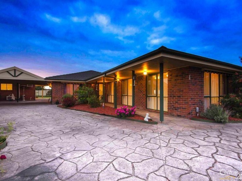 6 Thoonen Court, Keysborough VIC 3173