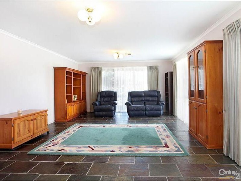 6 Thoonen Court, Keysborough VIC 3173