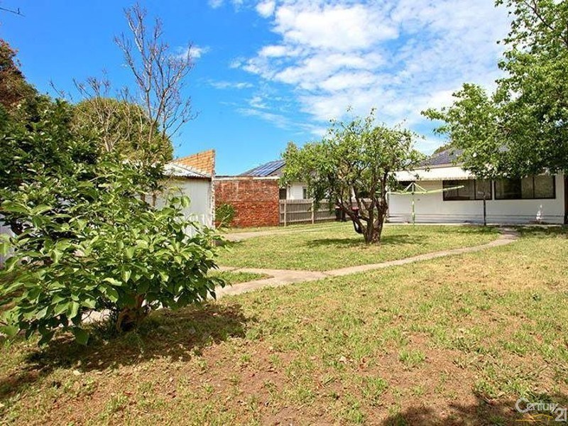 9 Whitworth Ave, Springvale VIC 3171