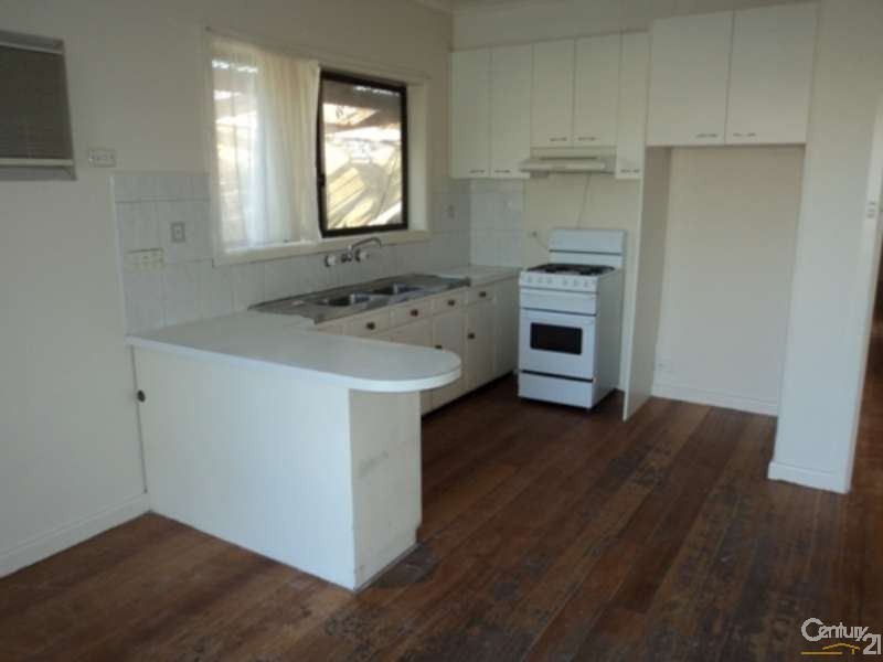 24 Hillside Street, Springvale VIC 3171