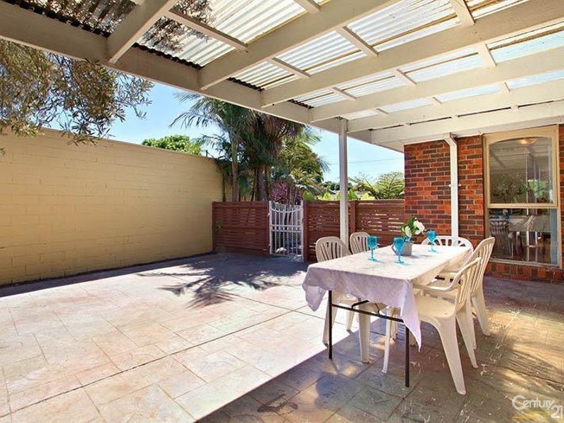 4 Redington Drive, Noble Park North VIC 3174