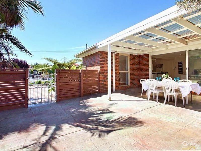 4 Redington Drive, Noble Park North VIC 3174