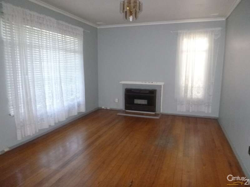 16 Latham Crescent, Dandenong North VIC 3175