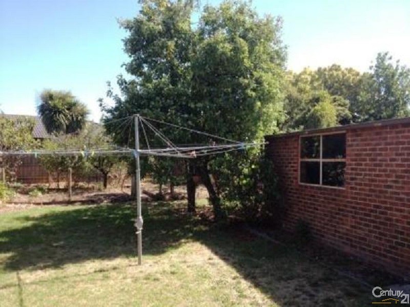 16 Latham Crescent, Dandenong North VIC 3175