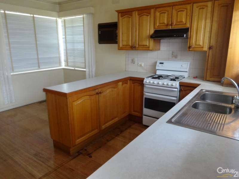 4 Roberta Street, Dandenong VIC 3175