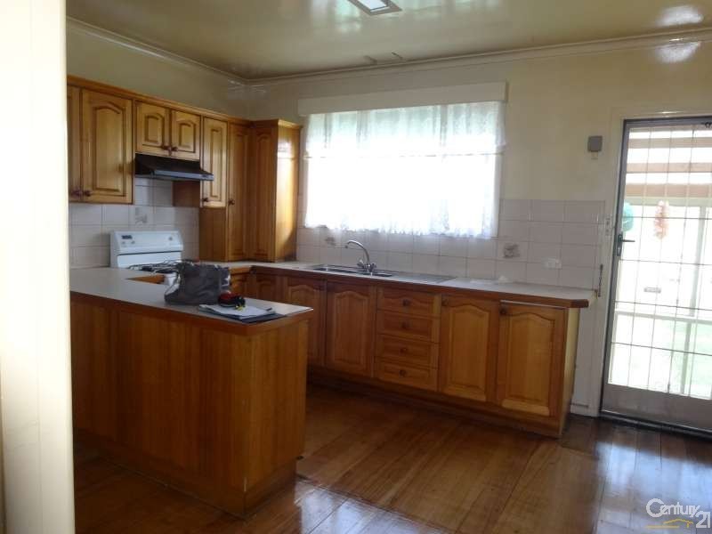 4 Roberta Street, Dandenong VIC 3175