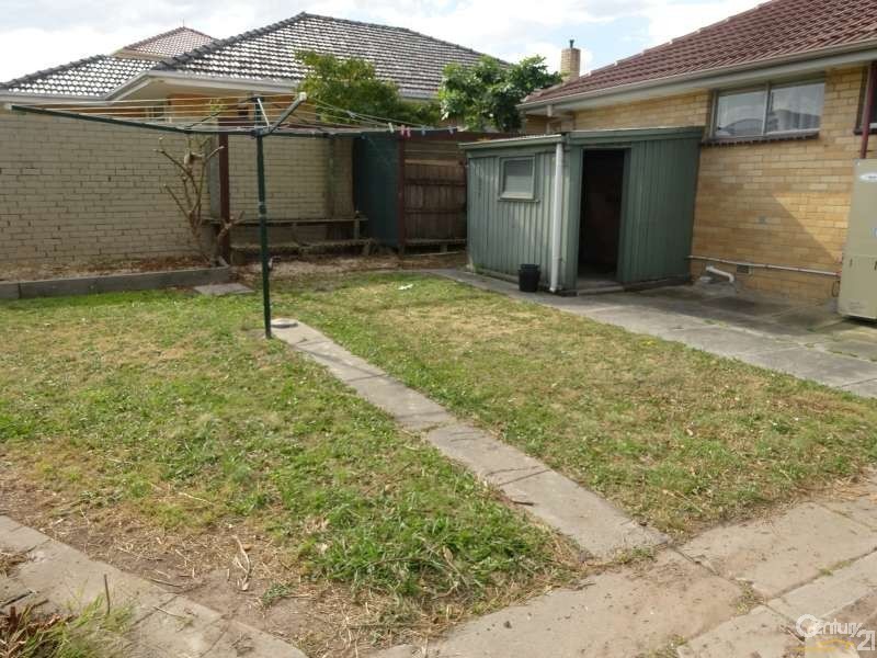 4 Roberta Street, Dandenong VIC 3175