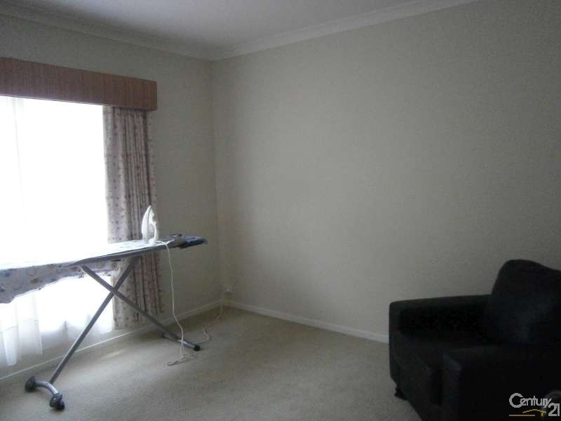 11 Edgewater Drive, Keysborough VIC 3173