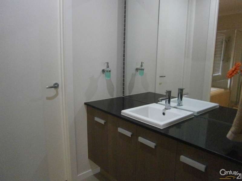 11 Edgewater Drive, Keysborough VIC 3173