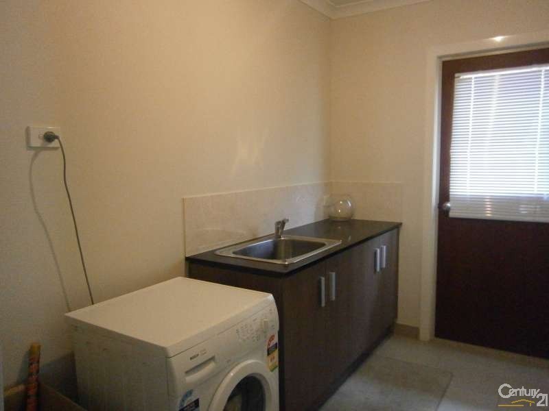 11 Edgewater Drive, Keysborough VIC 3173