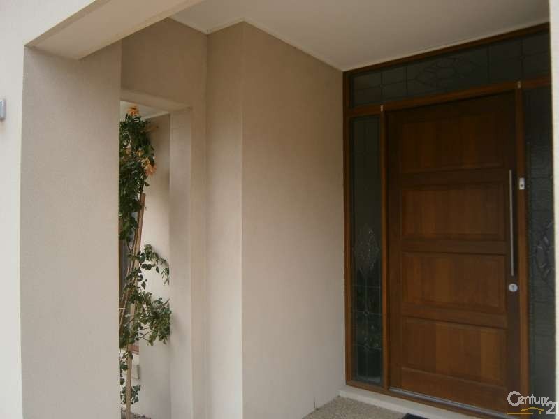 11 Edgewater Drive, Keysborough VIC 3173