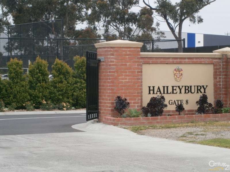 11 Edgewater Drive, Keysborough VIC 3173