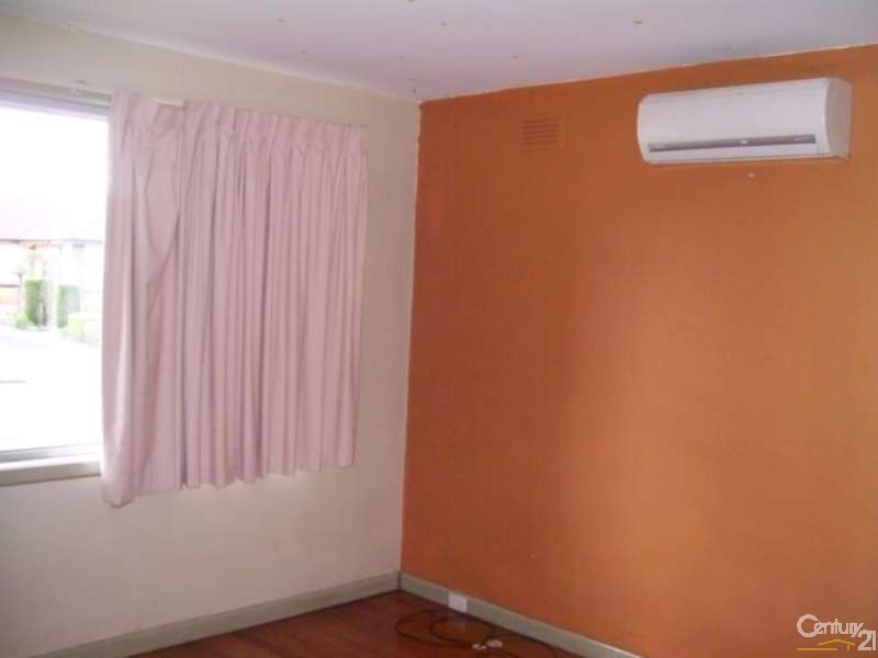 2/33 Gladstone Road, Dandenong VIC 3175