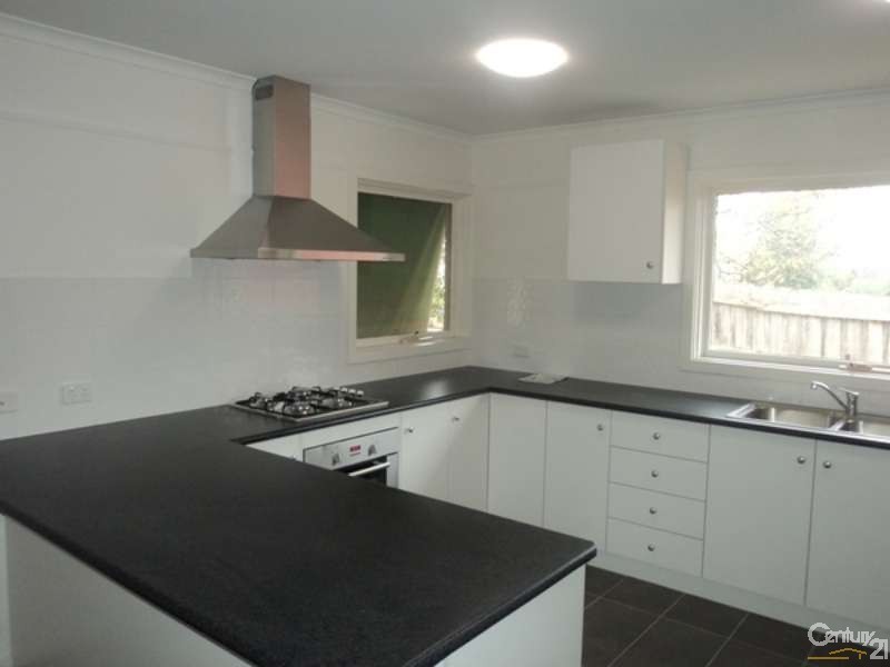 8 Doveton Avenue, Eumemmerring VIC 3177