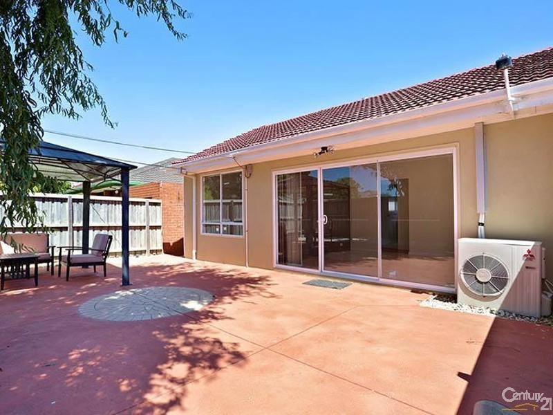 1/10 Kingswood Crescent, Noble Park North VIC 3174