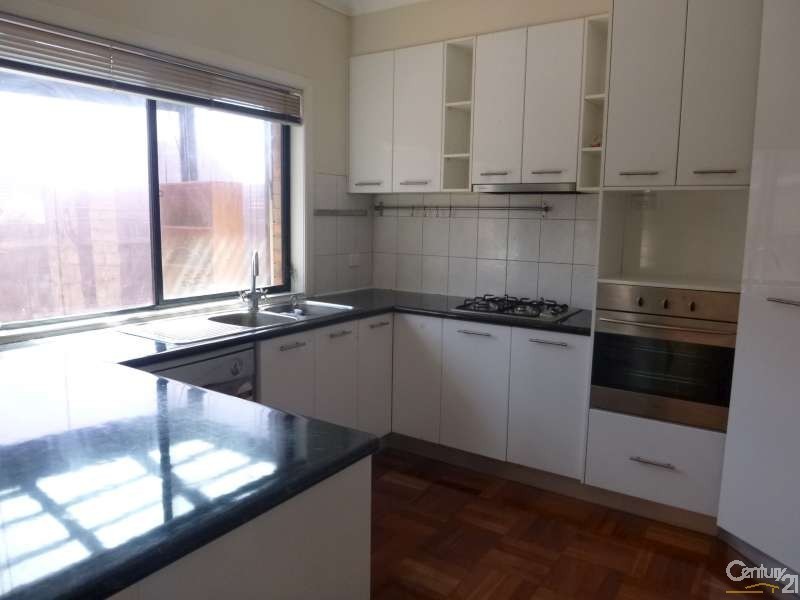2/5 Gardiner Street, Dandenong North VIC 3175