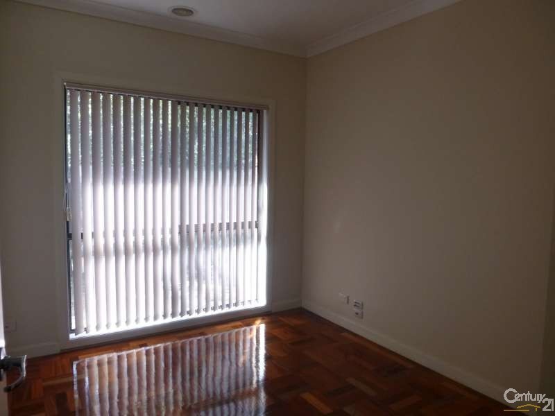 2/5 Gardiner Street, Dandenong North VIC 3175