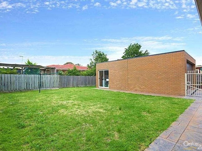 11 Carribean Drive, Keysborough VIC 3173