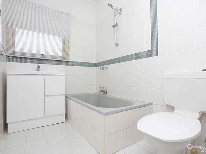 1/10 Kingswood Crescent, Noble Park North VIC 3174