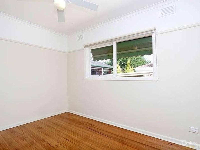 1/10 Kingswood Crescent, Noble Park North VIC 3174